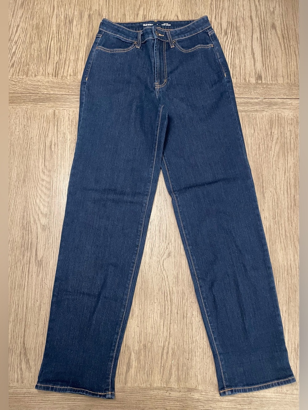 Old Navy women’s jeans, high rise loose fit, 4 tall, dark wash, like new.